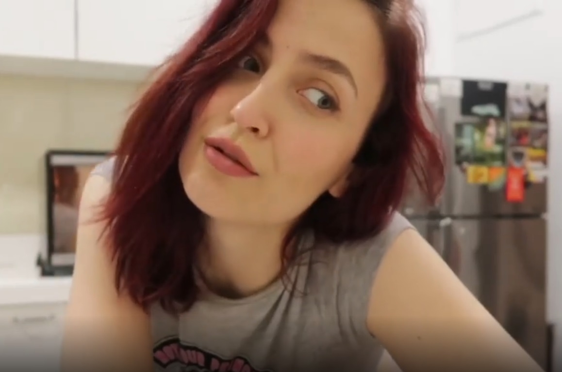 Elli AvrRam bakes some 'decent' cookies.