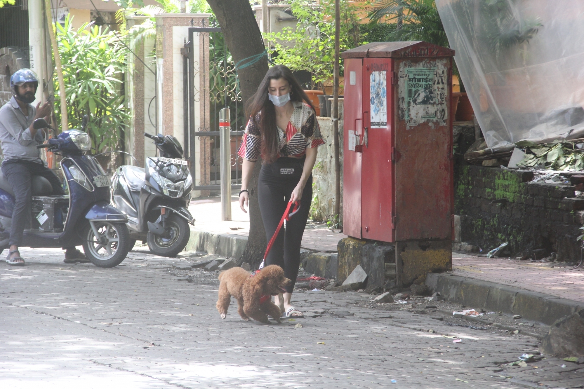 Mumbai: Actress Giorgia Andriani seen at Bandra in Mumbai on Aug 25, 2020. (Photo: IANS)