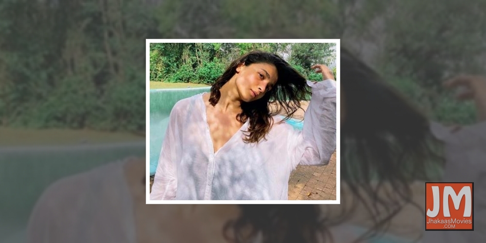 Alia Bhatt gets cryptic with sunkissed pic.