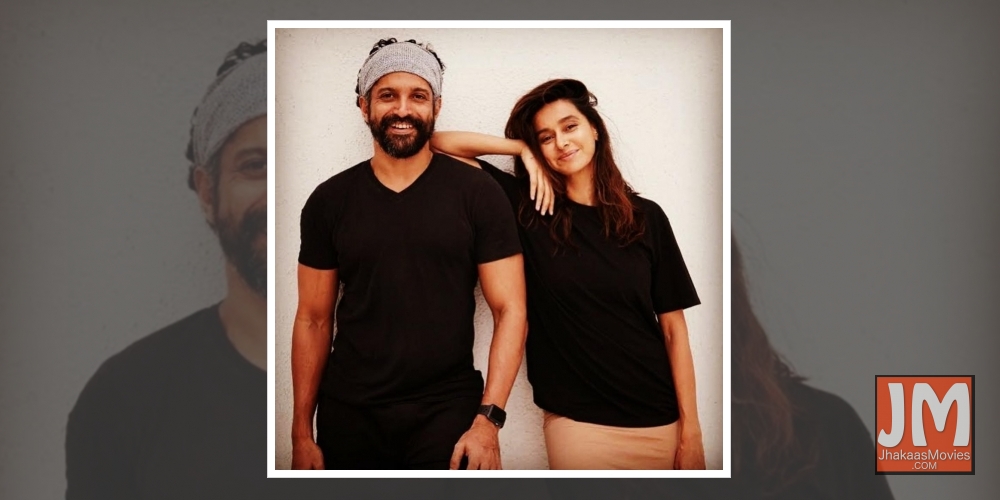 Farhan Akhtar pens a birthday wish for Shibani Dandekar