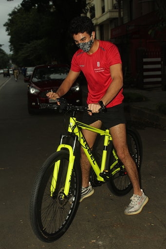 Mumbai: Actor Saif Ali Khan's son Ibrahim Ali Khan seen cycling at Juhu in Mumbai on Aug 27, 2020. (Photo: IANS)