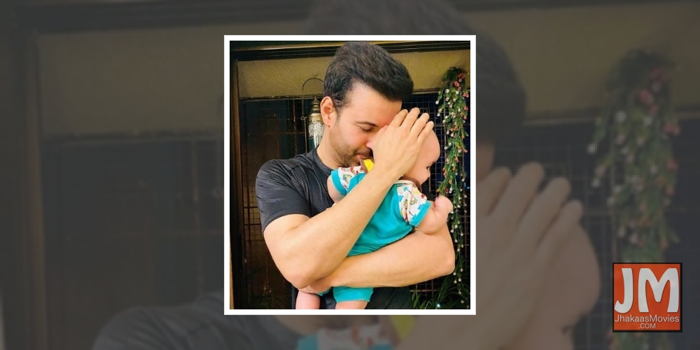 Aamir Ali shares first glimpse of his daughter.