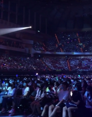 Taiwanese pop star Eric Chou on performing amid 10,000 fans in pandemic era.