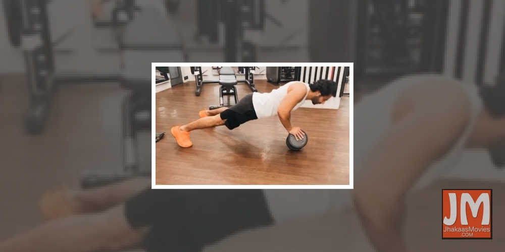 Varun Dhawan is recovering gradually from shoulder injury