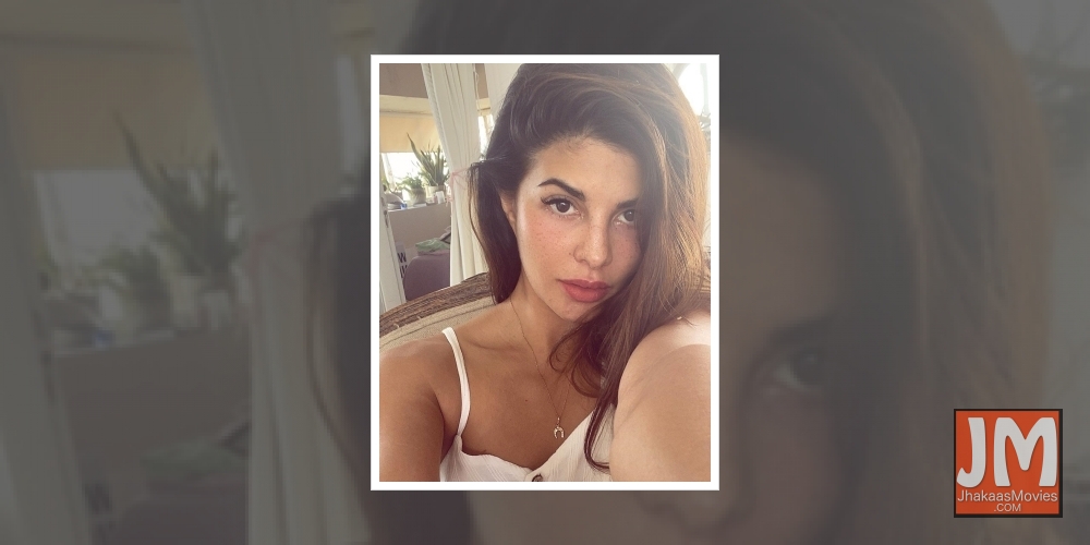 Jacqueline Fernanadez's unfiltered selfie celebrates freckles