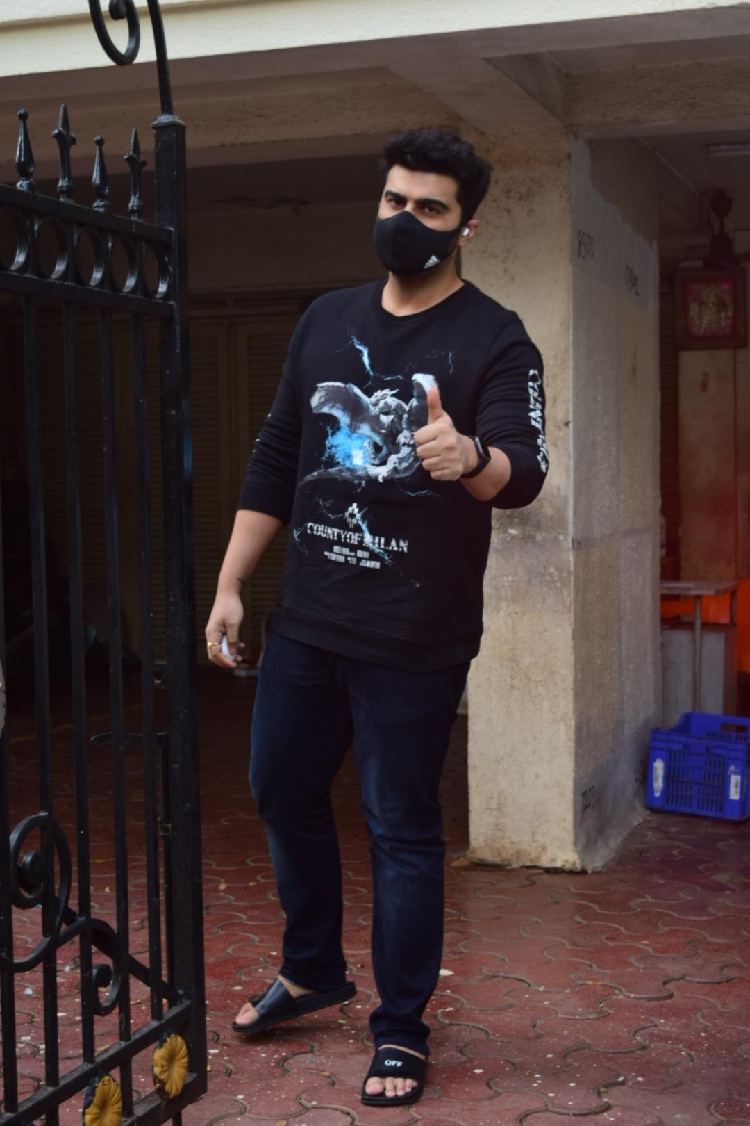 Mumbai: Actor Arjun Kapoor seen in Mumbai's Juhu on September 06, 2020. (Photo: IANS)
