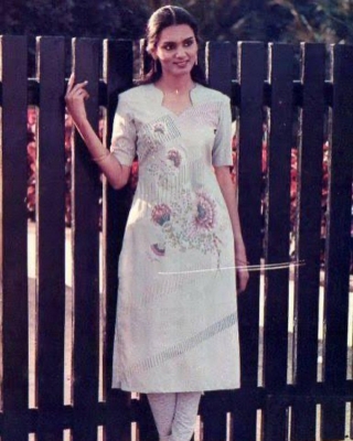 Sonam Kapoor celebrates Neerja Bhanot