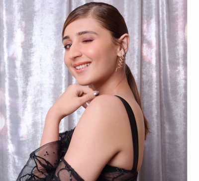 Singer Dhvani Bhanushali.