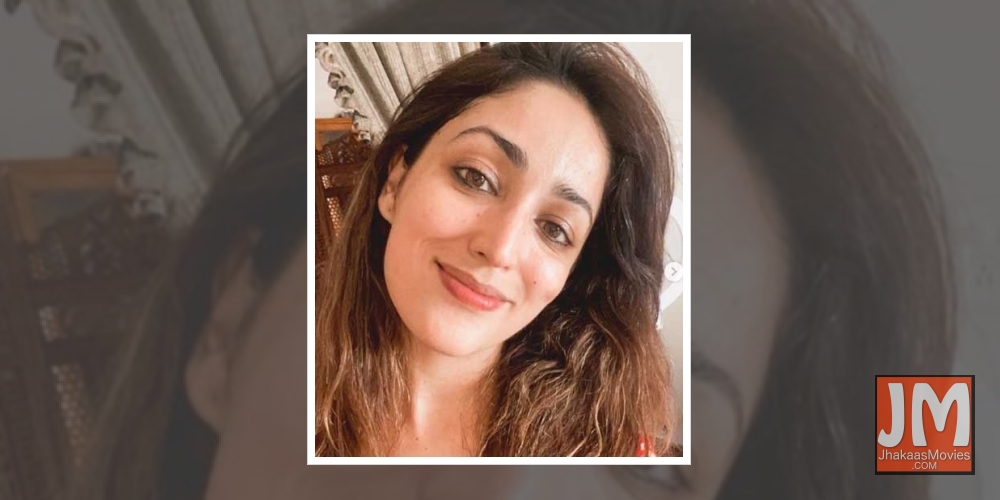 Yami Gautam makes kajal with 'ghar ka ghee'.