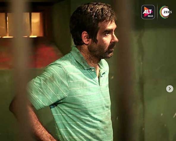 Mukul Chadda to be Divyenndu Sharma's on-screen dad.