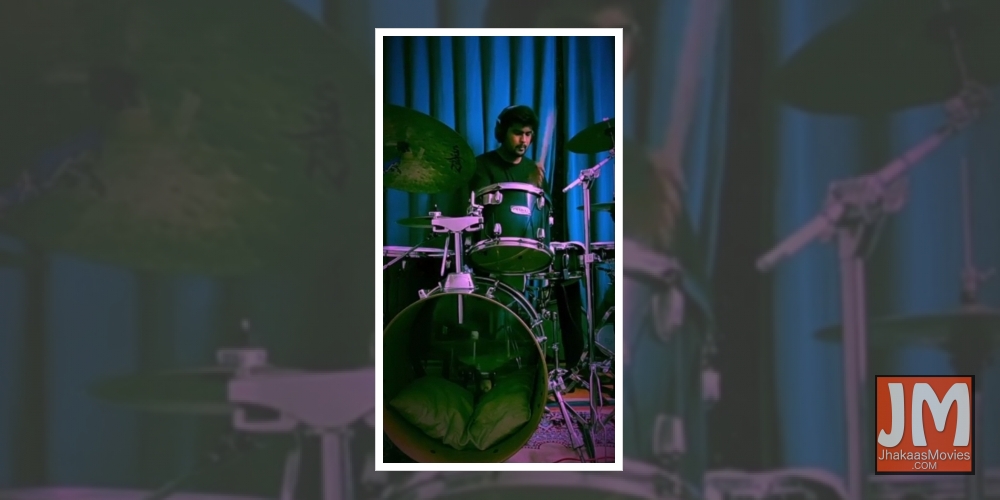 Namit Das' new musical turn: Actor tries recreating Rafi's 'Badan pe sitare'.