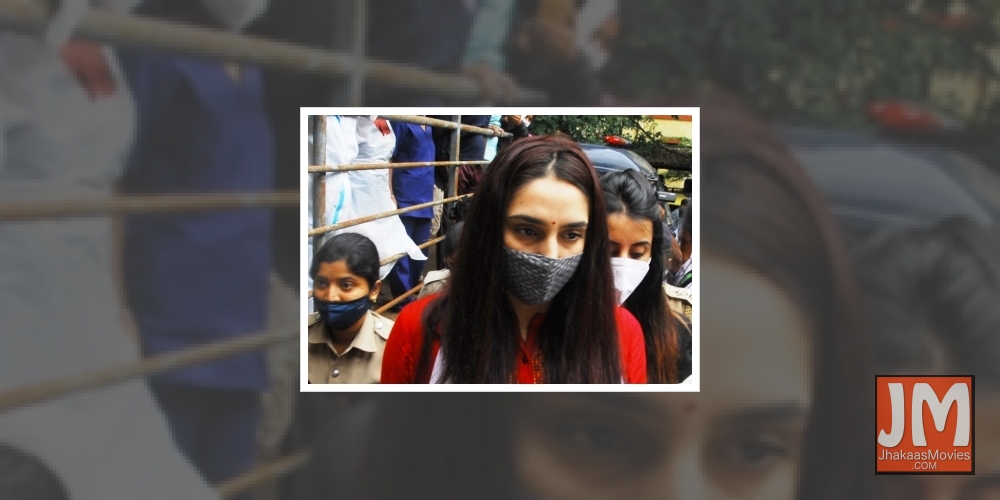 Bengaluru: Sandalwood actresses Ragini Dwivedi and Sanjjanaa Galrani, arrested in the drugs racket case, come out of the KC General Hospital, after undergoing medical tests, in Bengaluru on Sep 14, 2020. Both actresses were arrested in a case related to a