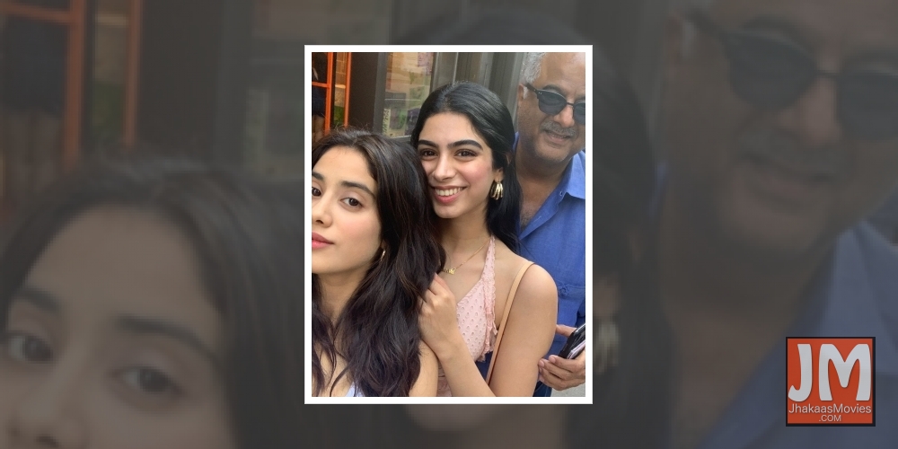 Arjun Kapoor's sister Anshula recently gave a glimpse of what the family WhatsApp group is like, and social media is amused to bits! Arjun and Anshula apart, the group comprises their half-sisters Janhvi and Khushi Kapoor, and their father, producer Bone