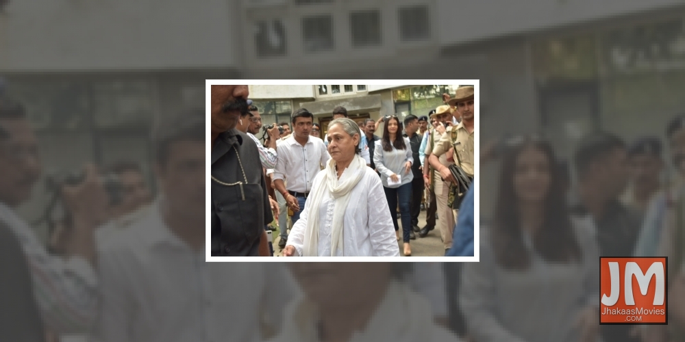 Mumbai: Actress turned politician Jaya Bachchan arrives to cast her vote for Maharashtra Assembly elections, in Mumbai on Oct 21, 2019.