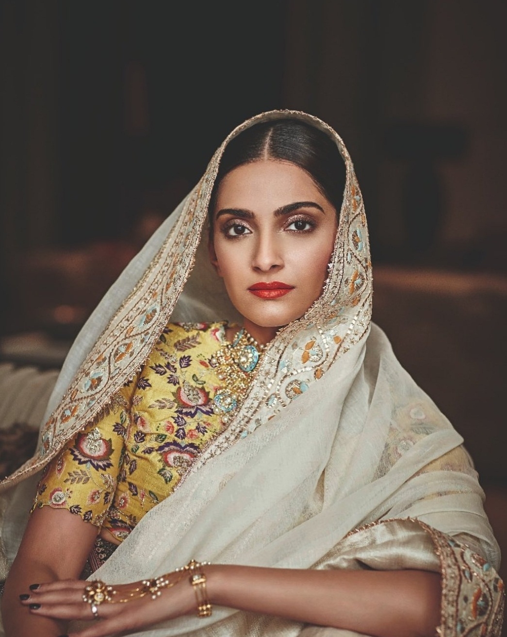 B-Town backs Jaya Bachchan after her Parliament speech alleging B'wood being defamed.