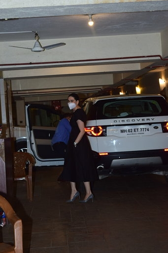Mumbai: Actress Karisma Kapoor arrives at the birthday party of her sister and actress Kareena Kapoor Khan at Bandra in Mumbai on Sep 21, 2020. (Photo: IANS)