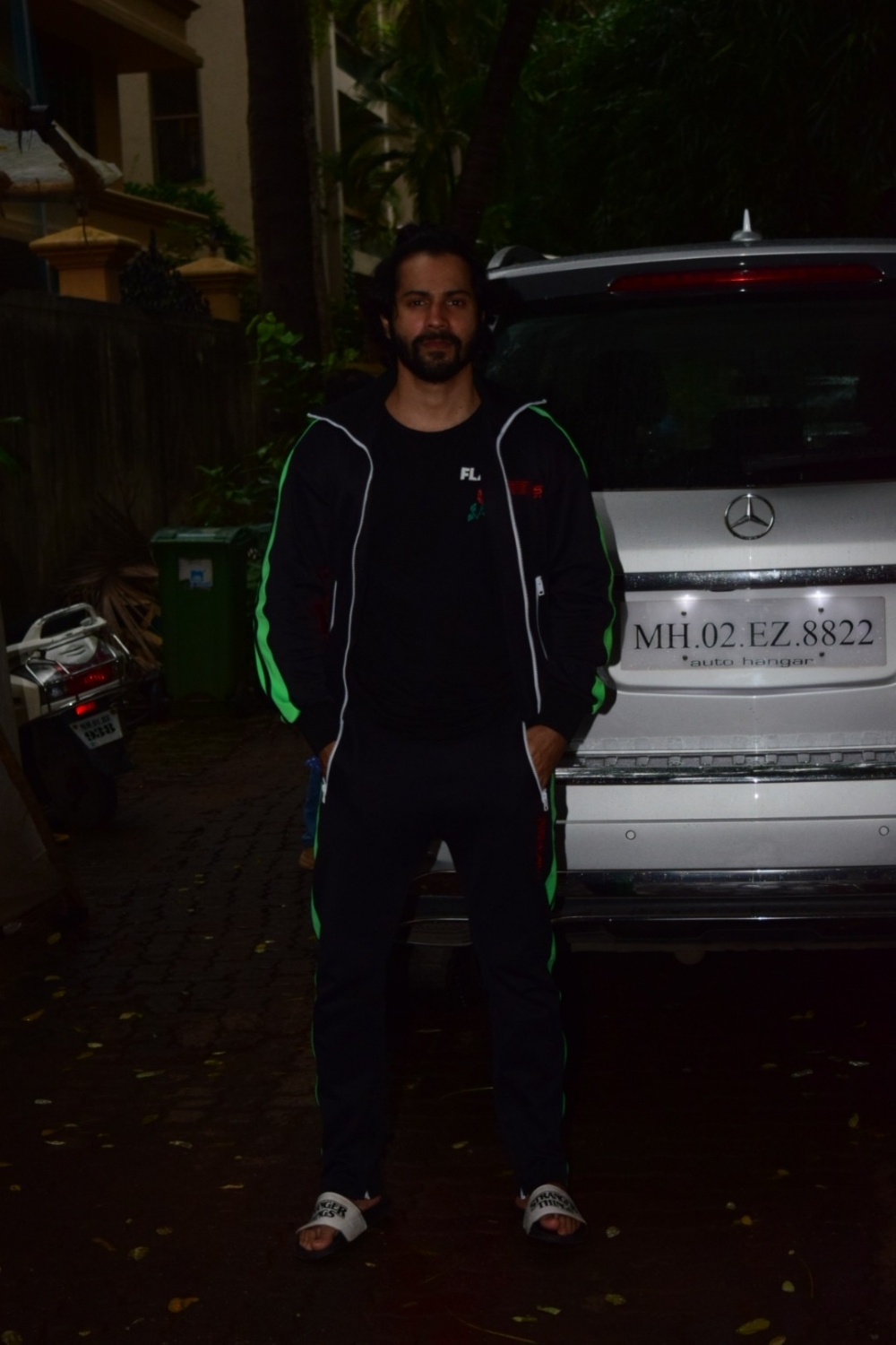 Mumbai: Actor Varun Dhawan seen at Juhu in Mumbai on Sep 21, 2020. (Photo: IANS)