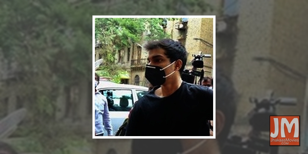 Showik Chakraborty .