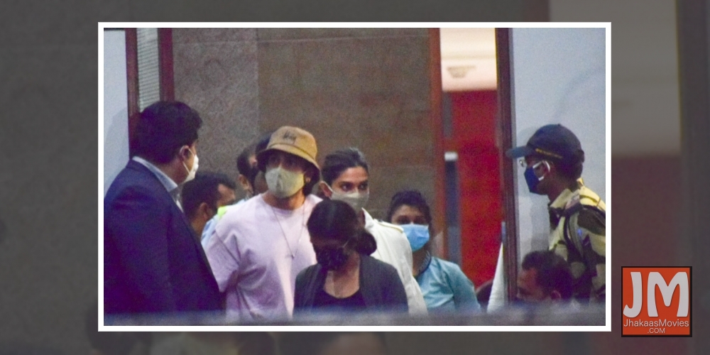 Mumbai: Actor couple Ranveer Singh and Deepika Padukone seen at the Chhatrapati Shivaji Maharaj International Airport after they returned to Mumbai from Goa, on Sep 24, 2020. The Narcotics Control Bureau