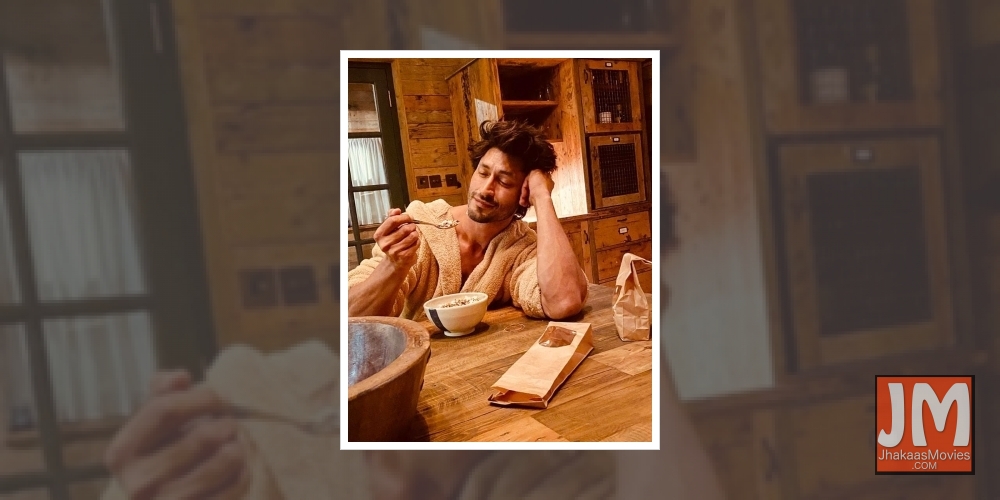 Vidyut Jammwal doesn't want you to 'stop staring'!