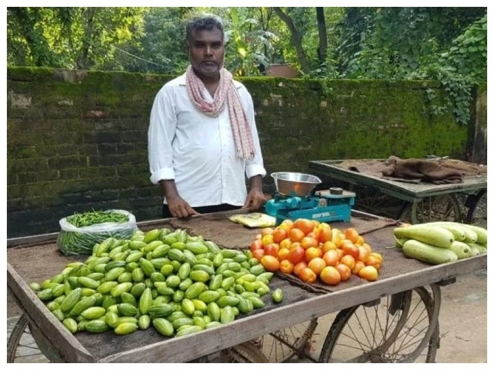 'Balika Vadhu' serial director sells veggies in UP's Azamgarh.