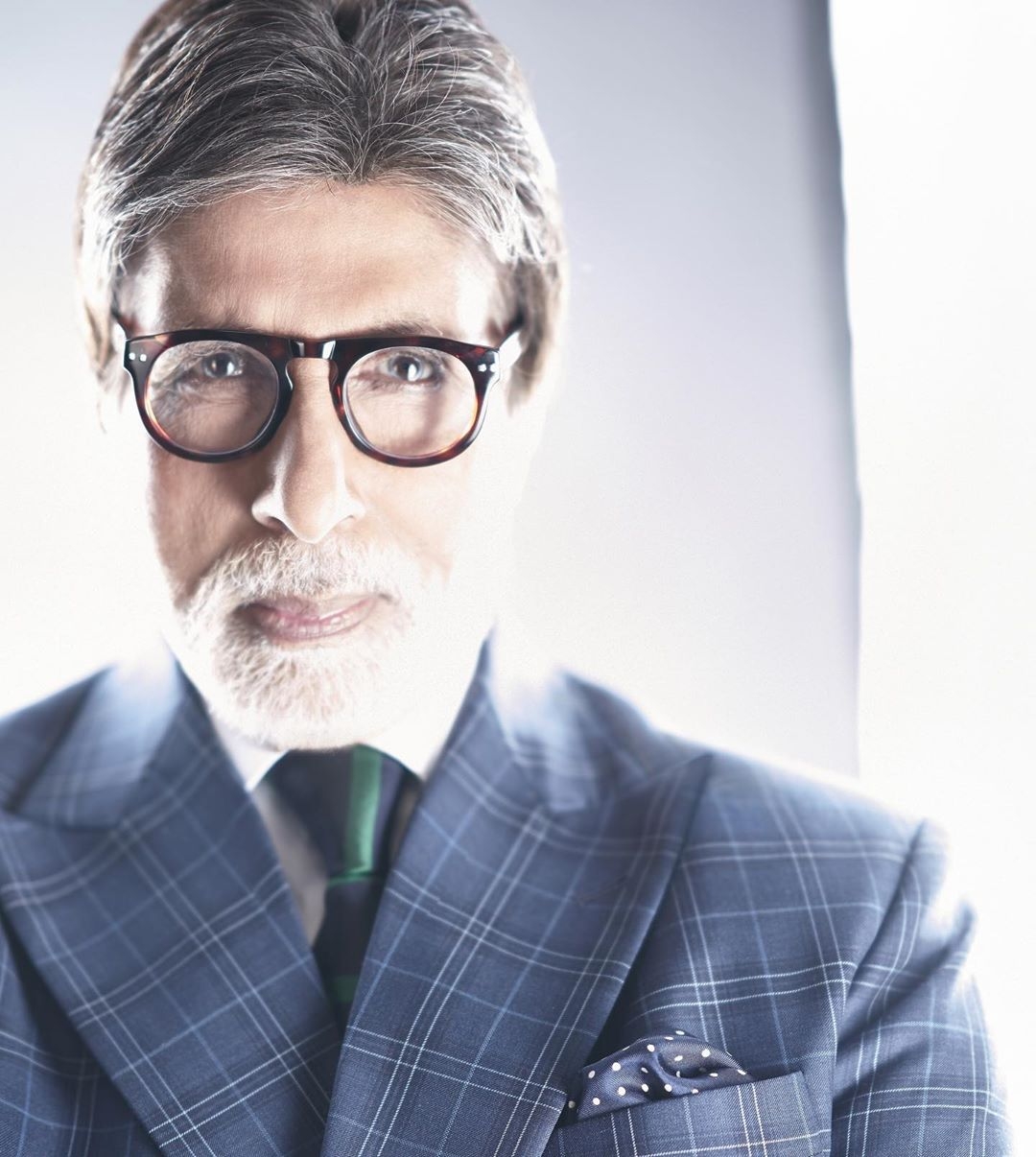 Big B one of the most comfortable superstars to work with: KBC stylist.