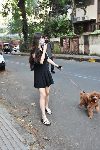 Mumbai: Model Giorgia Andriani seen at Bandra in Mumbai on Sep 28, 2020. (Photo: IANS)