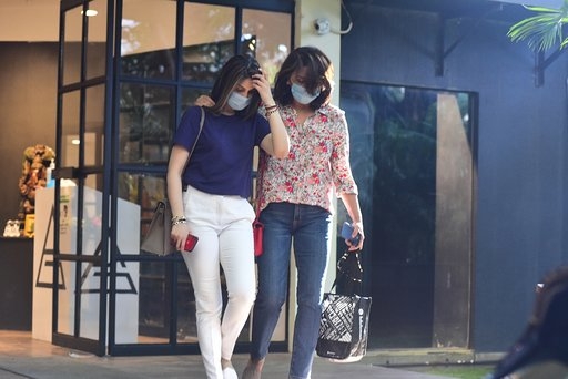 Mumbai: Actress Neetu Kapoor and her daughter Riddhima Kapoor seen at Bandra in Mumbai on Sep 30, 2020. (Photo: IANS)