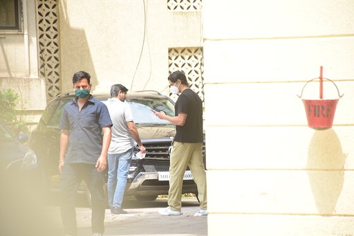 Mumbai: Actor Sidharth Malhotra seen at Bandra in Mumbai on Sep 29, 2020. (Photo: IANS)