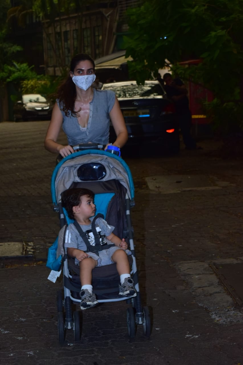 Mumbai: Actress Gabriela seen with her son at Bandra in Mumbai on Oct 3, 2020. (Photo: IANS)