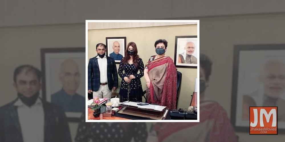 Payal Ghosh calls Anurag Kashyap a 'vulture'