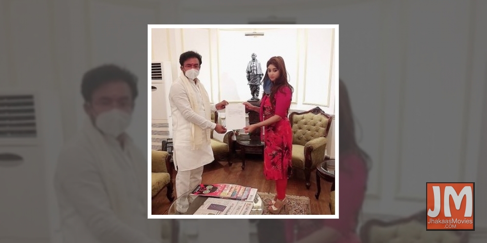 Payal Ghosh meets MoS Home about sexual assault case