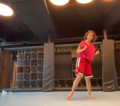 Disha Patani aces butterfly kick, Tiger Shroff is impressed.