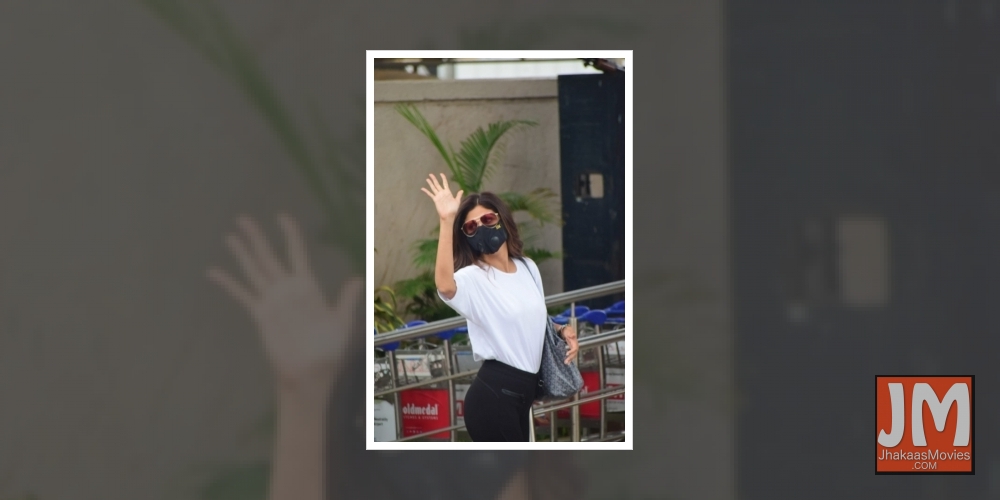 Mumbai: Actress Shilpa Shetty Kundra arrives in Mumbai as she returned post her shoot from Manali, on Oct 13, 2020.