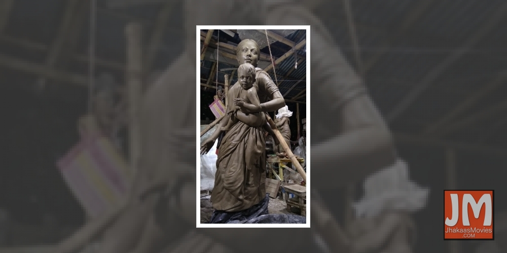  Kolkata Ma Durga idol as migrant worker impresses B'wood stars, fans 
