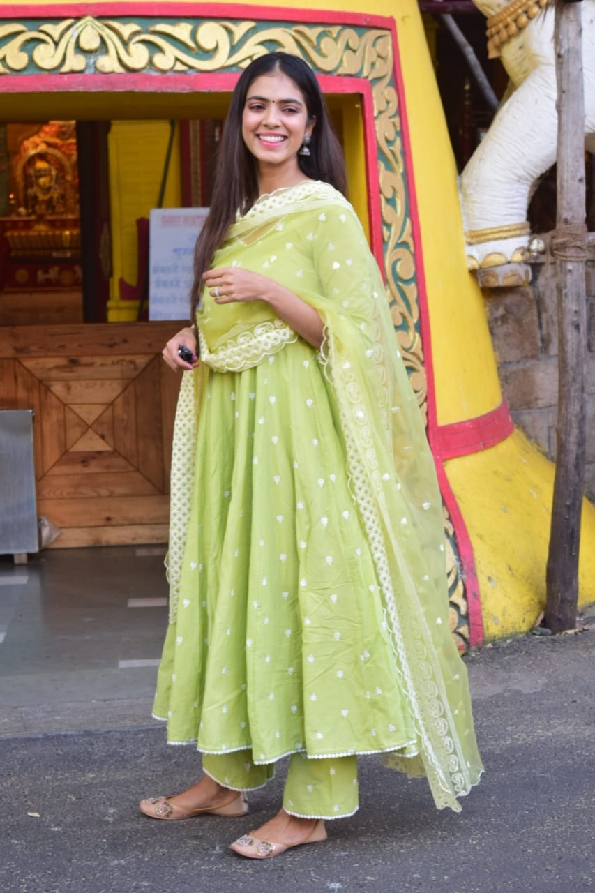 Mumbai: Actress Malavika Mohanan seen at a temple in Mumbai's Juhu on Oct 31, 2020. (Photo IANS)