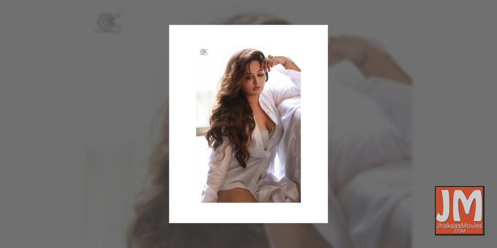 Sultry Saturday: Rashami Desai keeps it white hot .