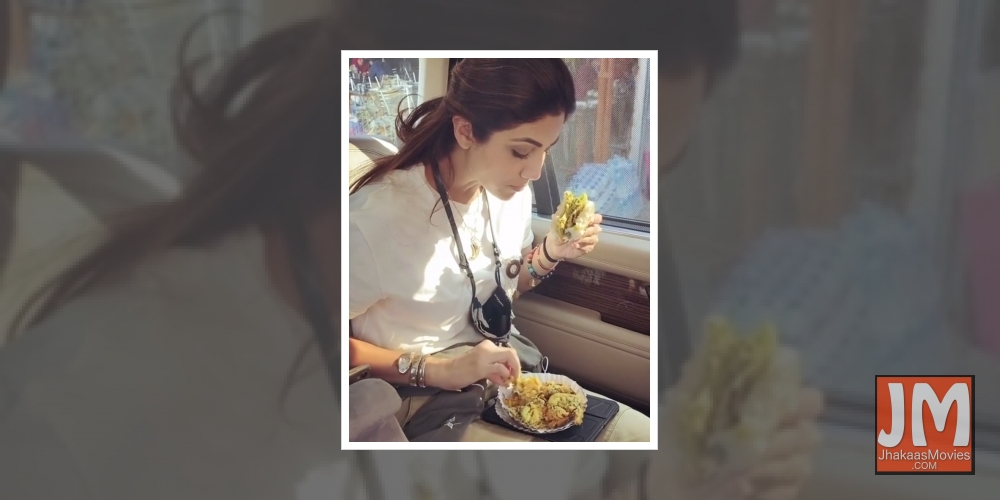 Shilpa Shetty Kundra gorges on vada pav.