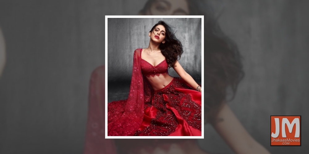 Alaya F is feeling like her favourite emoji in new post.