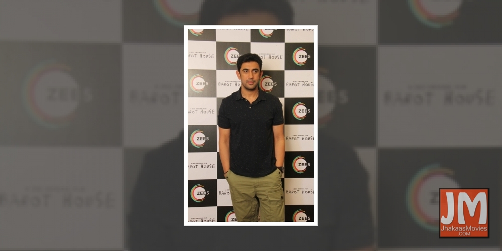 Amit Sadh shares decade old picture of himself