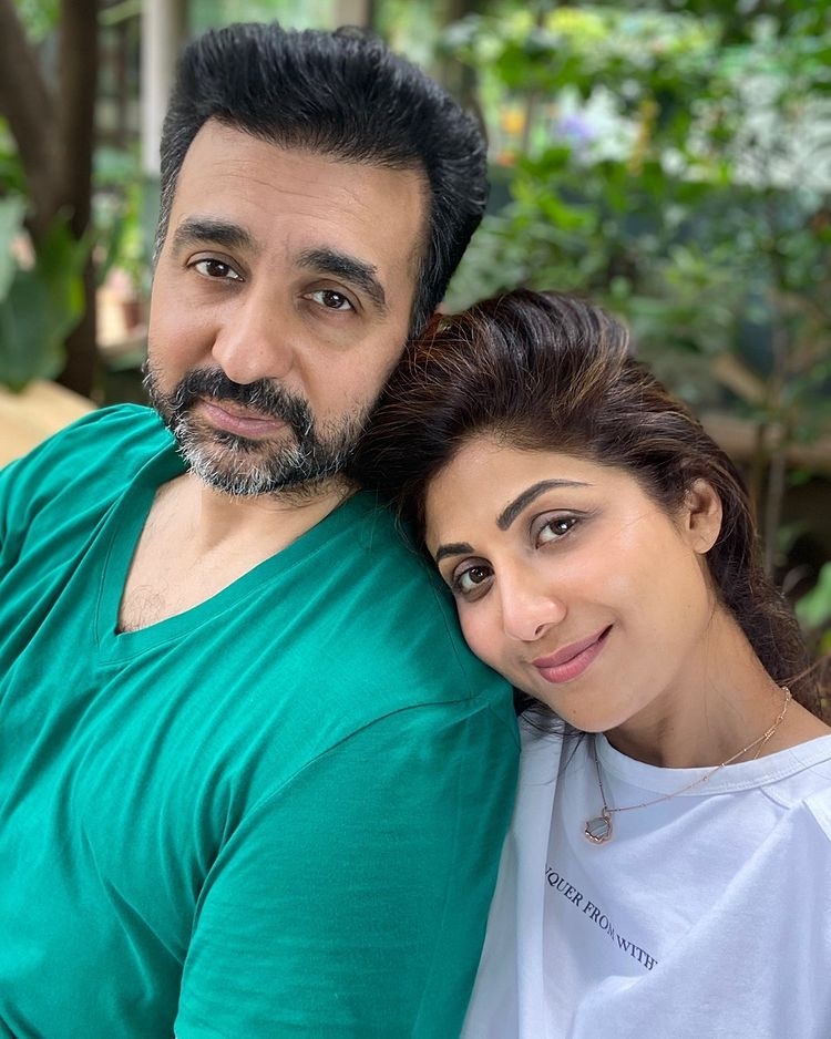 Shilpa shares 'no filter love' for hubby Raj on wedding anniversary