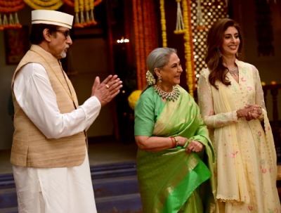 Big B shoots with wife Jaya, daughter Shweta