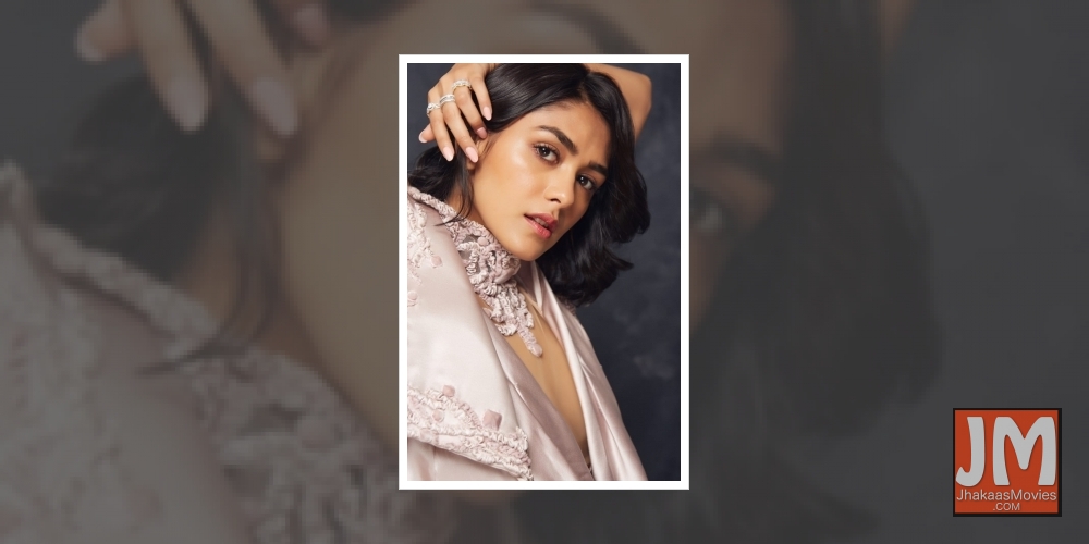 Mrunal Thakur heads to Chandigarh for final schedule of 'Jersey'.