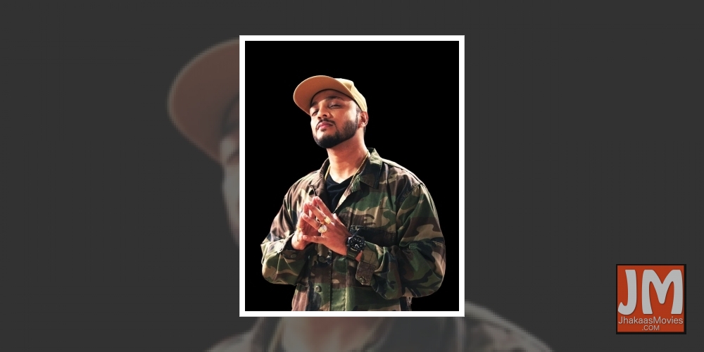Raftaar suggests meme pages to use a certain photo of him.