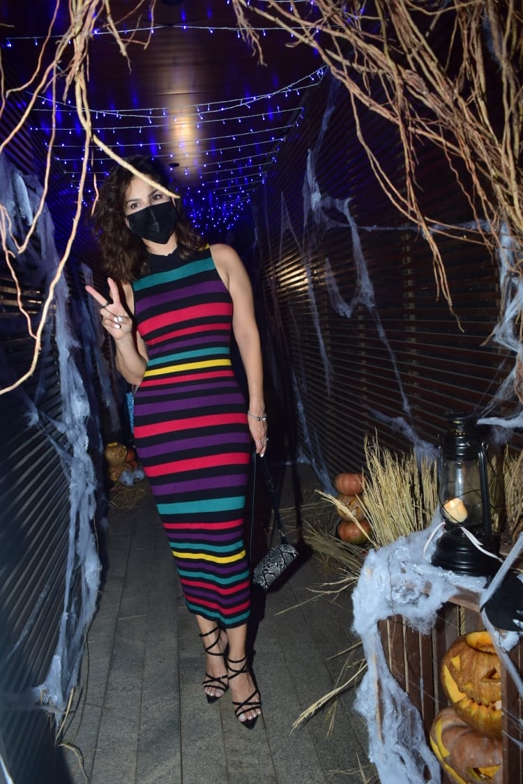 Mumbai: Actress Sunny Leone seen at Juhu in Mumbai on Dec 4, 2020. (Photo: IANS)