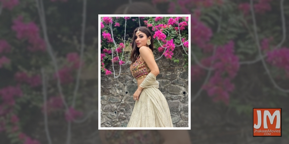 Mouni Roy stuns in ethnic chic.