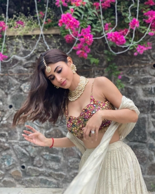 Mouni Roy stuns in ethnic chic.