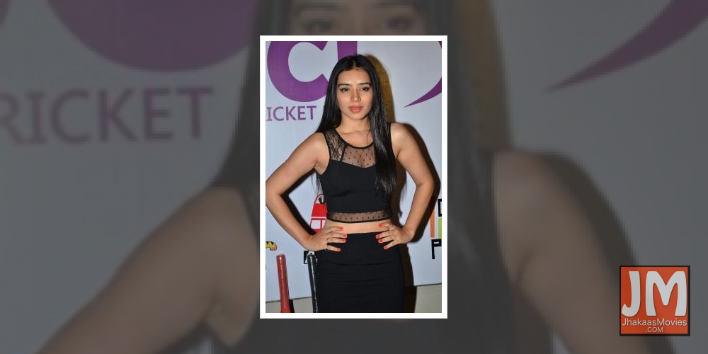 Television actors Sukirti Kandpal during the unveiling of the Golden Bat of the Box Cricket League
