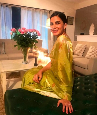 Kirti Kulhari and Armaan Malik take a break from social media