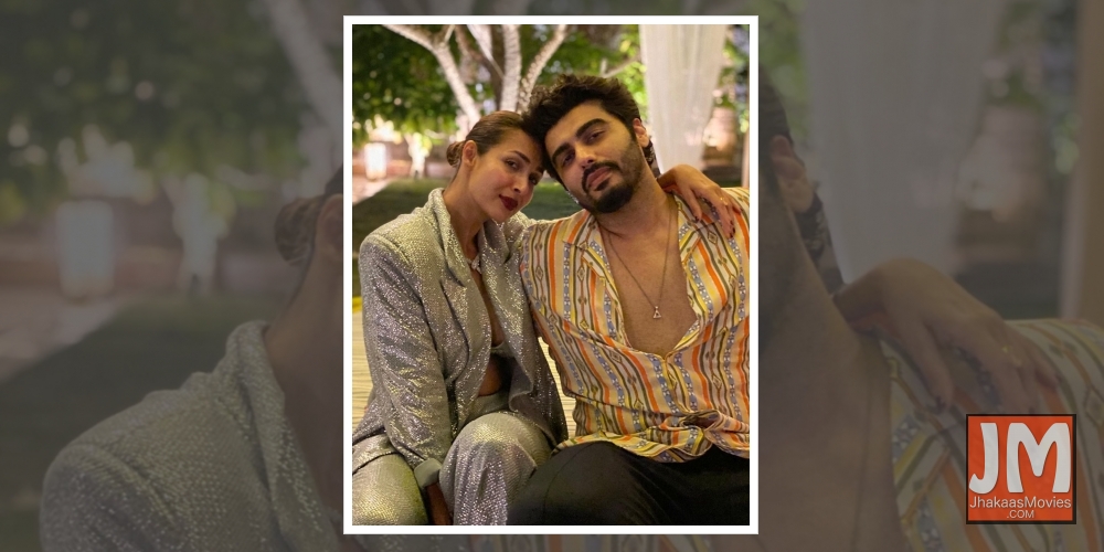 Malaika makes it Instagram official with Arjun Kapoor